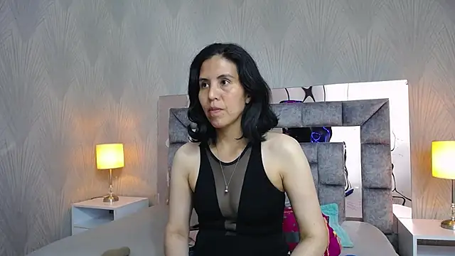 Snapshot of GiselaZivic chatting on May 2026 01:10:02 PM GiselaZivic online show from May 2026 01:10:02 PM