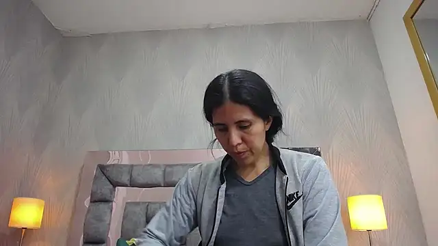 GiselaZivic online show from July 2026 07:19:01 PM