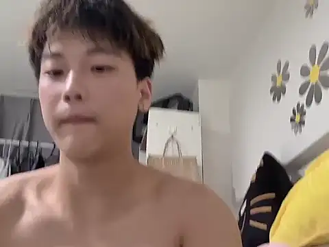 Snapshot of yangyang2006 chatting on November 2025 01:00:01 PM yangyang2006 online show from November 2025 01:00:01 PM