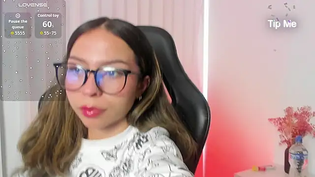 LuluuBerry online show from December 2025 12:53:02 PM