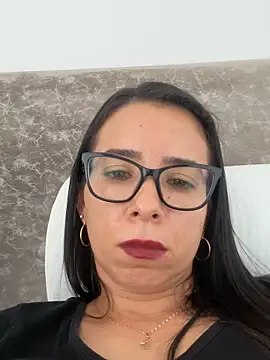 Snapshot of Vicky_ro chatting on November 2025 06:07:02 PM Vicky ro online show from November 2025 06:07:02 PM