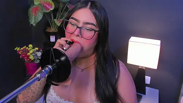 Amy whittee online show from April 2026 03:45:01 AM