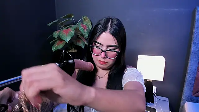 Amy whittee online show from April 2026 03:43:02 AM