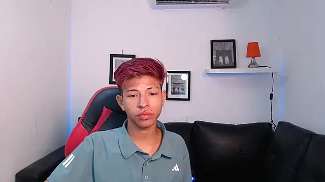 Snapshot of Tessachains_2_ chatting on November 2025 08:42:02 PM Tessachains 2 online show from November 2025 08:42:02 PM