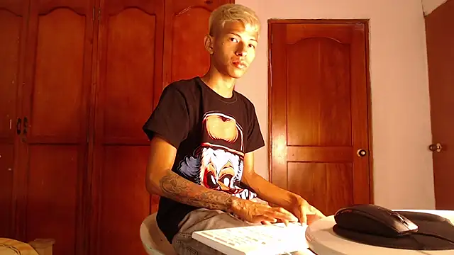 Tessachains 2  online show from March 2026 02:18:02 AM