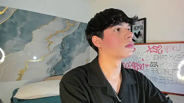 Isaac Kurtt online show from November 2025 07:36:01 PM