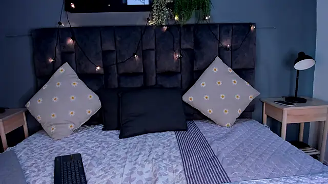 Snapshot of AnaVoss__ chatting on November 2025 11:36:02 AM AnaVoss online show from November 2025 11:36:02 AM