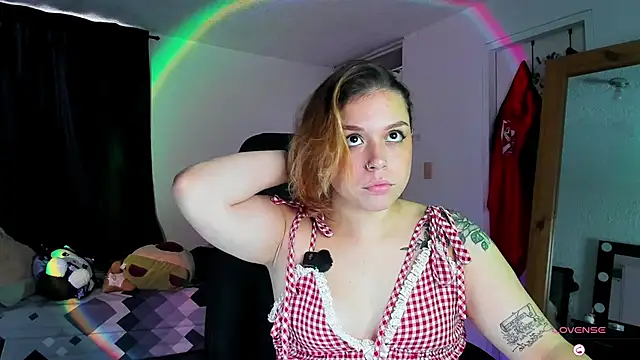 Dubraska Rubio online show from November 2025 10:19:01 PM