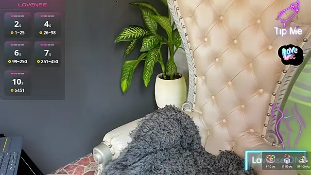 Emmafranco online show from November 2025 02:50:02 PM