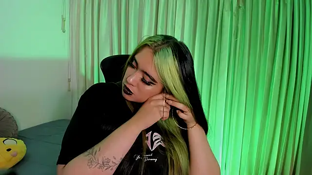 Lilith Zenith  online show from December 2025 04:06:02 AM