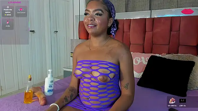 Snapshot of RubyCrox chatting on April 2026 03:42:01 AM RubyCrox online show from April 2026 03:42:01 AM