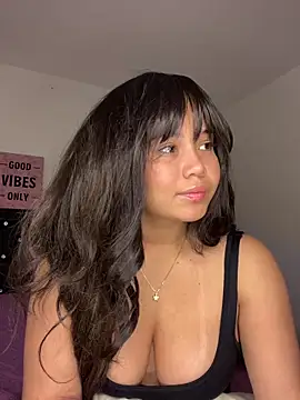 Snapshot of LoliitaBennett chatting on March 2026 03:00:02 AM LoliitaBennett online show from March 2026 03:00:02 AM