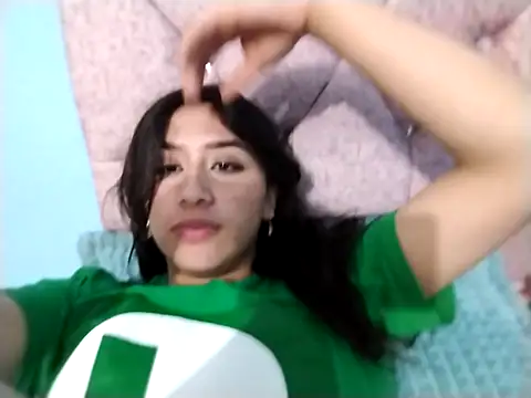 Snapshot of madeline_lx chatting on November 2025 12:42:01 AM madeline lx online show from November 2025 12:42:01 AM