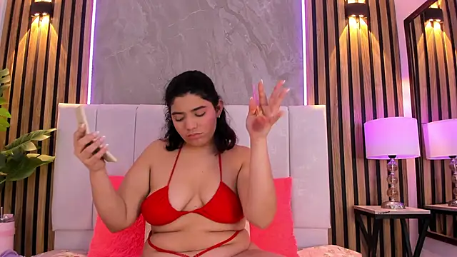 Snapshot of Carlotta_de_velour chatting on April 2026 03:07:01 AM Carlotta de velour online show from April 2026 03:07:01 AM