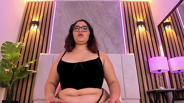 Snapshot of Carlotta_de_velour chatting on April 2026 03:28:02 AM Carlotta de velour online show from April 2026 03:28:02 AM