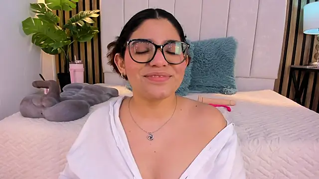 Snapshot of Carlotta_de_velour chatting on April 2026 07:45:01 AM Carlotta de velour online show from April 2026 07:45:01 AM