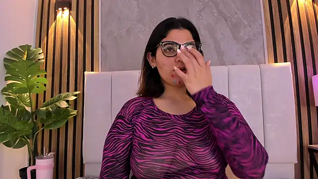Snapshot of Carlotta_de_velour chatting on May 2026 03:02:01 AM Carlotta de velour online show from May 2026 03:02:01 AM