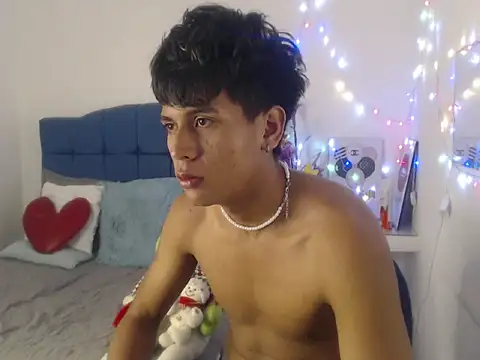 Valentino Lane online show from December 2025 01:20:02 PM