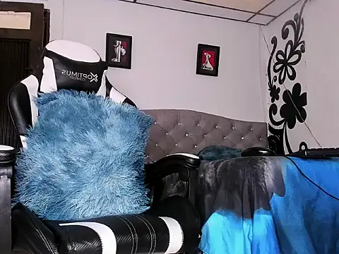 Snapshot of couple-hothot chatting on March 2026 08:12:02 PM couple-hothot online show from March 2026 08:12:02 PM