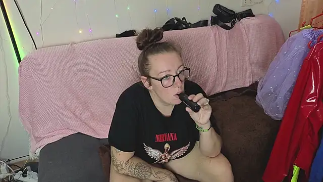 JadeStarUK online show from November 2025 02:56:01 PM