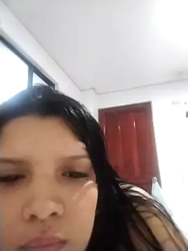 Snapshot of andrealara_123 chatting on May 2026 04:01:02 PM andrealara 123 online show from May 2026 04:01:02 PM