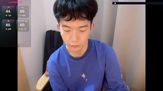 Snapshot of CouplingCry chatting on April 2026 03:49:02 PM CouplingCry online show from April 2026 03:49:02 PM