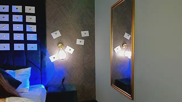 Snapshot of moon_sanny chatting on April 2026 01:03:01 AM moon sanny online show from April 2026 01:03:01 AM