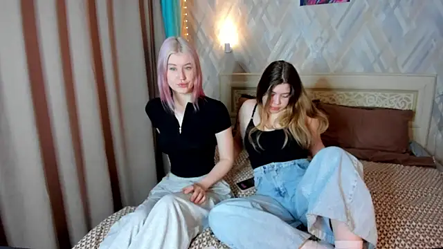 Lory Reed online show from November 2025 04:12:01 AM