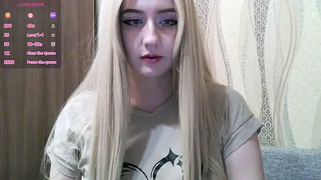 Snapshot of Nikki_Rose chatting on November 2025 03:15:02 PM Nikki Rose online show from November 2025 03:15:02 PM