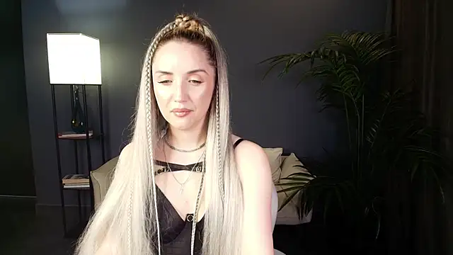 Snapshot of _Mi1a_ chatting on April 2026 08:12:02 AM Mi1a online show from April 2026 08:12:02 AM