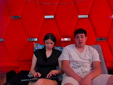 Emmaanddarling online show from November 2025 12:27:02 PM