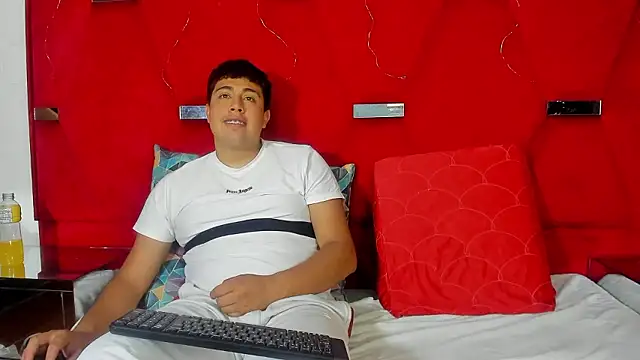 Emmaanddarling online show from January 2026 03:27:01 PM