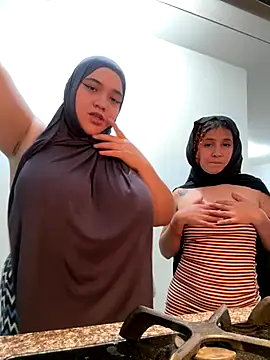 Snapshot of sweetmuslim01 chatting on December 2025 03:22:02 AM sweetmuslim01 online show from December 2025 03:22:02 AM