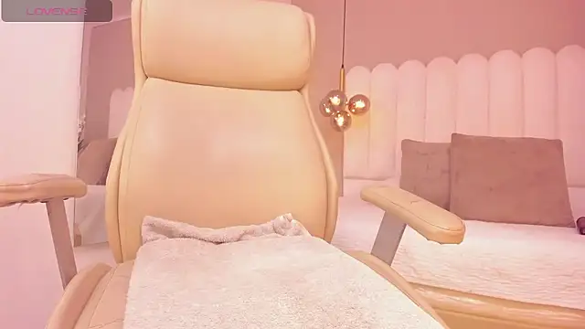 EmilyMiller 22 online show from January 2026 12:32:01 PM