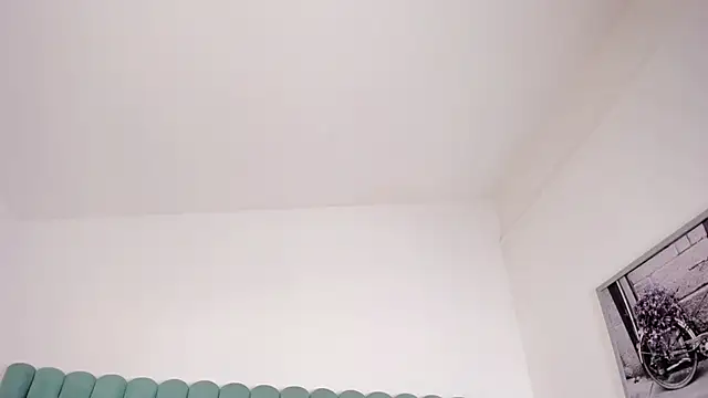 FrancescaSkuirt online show from December 2025 08:43:01 AM