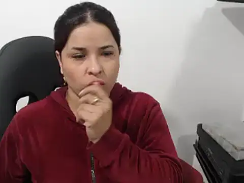 Snapshot of karol_loveet chatting on November 2025 08:32:01 PM karol loveet online show from November 2025 08:32:01 PM