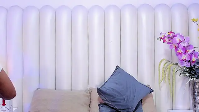 BrendaFernandez  online show from February 2026 01:51:01 PM