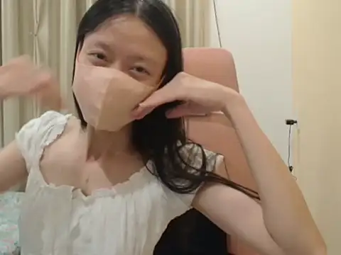 Lil-Cherries online show from February 2026 02:44:01 PM