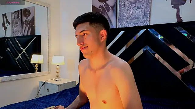 Un Sluttyy online show from April 2026 11:17:01 AM