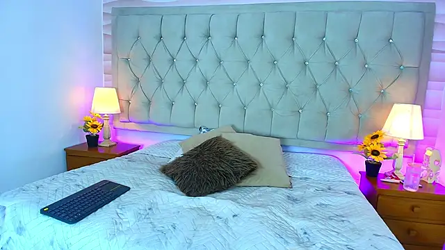 Liathompson FG online show from November 2025 07:35:01 PM