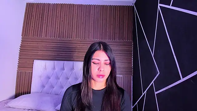 Snapshot of ZarinaWynne chatting on March 2026 01:15:02 PM ZarinaWynne online show from March 2026 01:15:02 PM