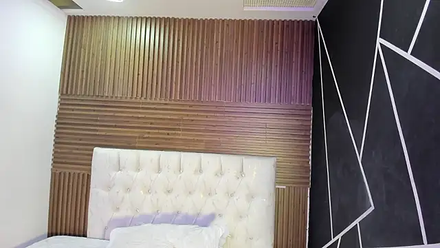 Snapshot of ZarinaWynne chatting on March 2026 01:28:01 PM ZarinaWynne online show from March 2026 01:28:01 PM