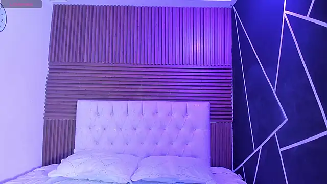 Snapshot of ZarinaWynne chatting on April 2026 01:09:02 PM ZarinaWynne online show from April 2026 01:09:02 PM