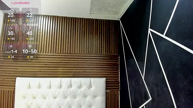 Snapshot of ZarinaWynne chatting on April 2026 01:16:01 PM ZarinaWynne online show from April 2026 01:16:01 PM