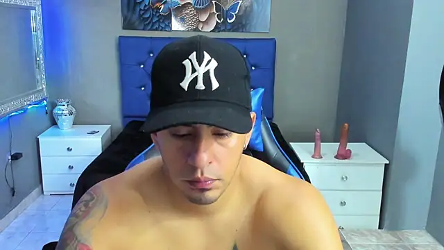 TeylorTompson online show from November 2025 12:49:02 PM