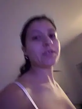 Snapshot of SaintNina chatting on November 2025 04:37:02 AM SaintNina online show from November 2025 04:37:02 AM