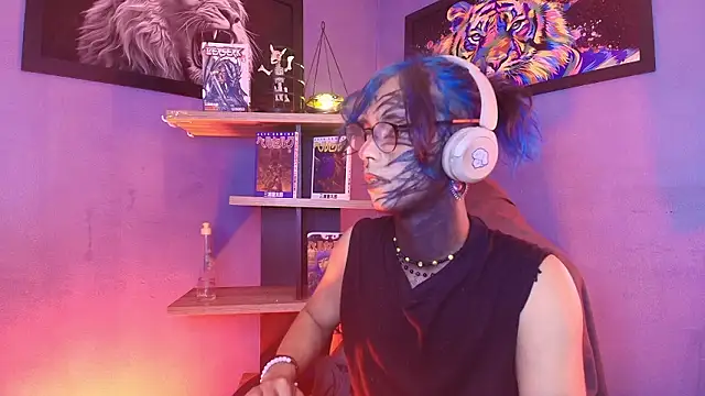 luxiel  online show from February 2026 08:47:01 PM