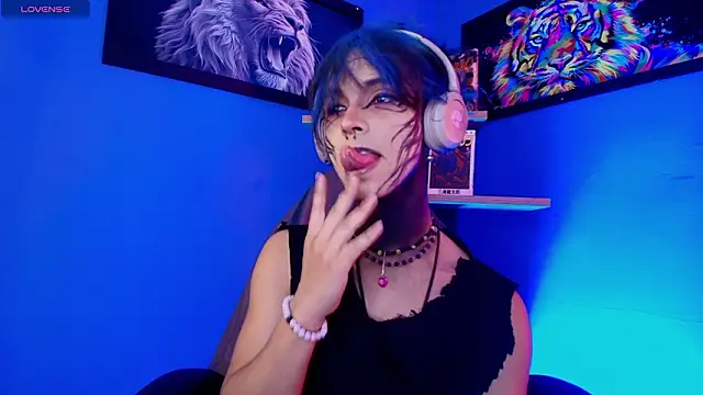 Snapshot of luxiel_ chatting on March 2026 10:46:01 PM luxiel online show from March 2026 10:46:01 PM