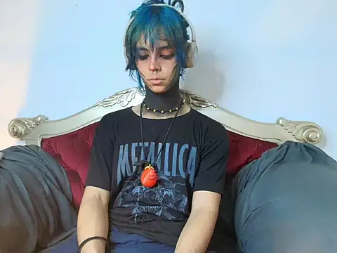 Snapshot of luxiel_ chatting on April 2026 08:37:01 PM luxiel online show from April 2026 08:37:01 PM