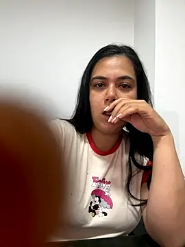 LorieFerrer online show from September 2025 05:13:01 PM